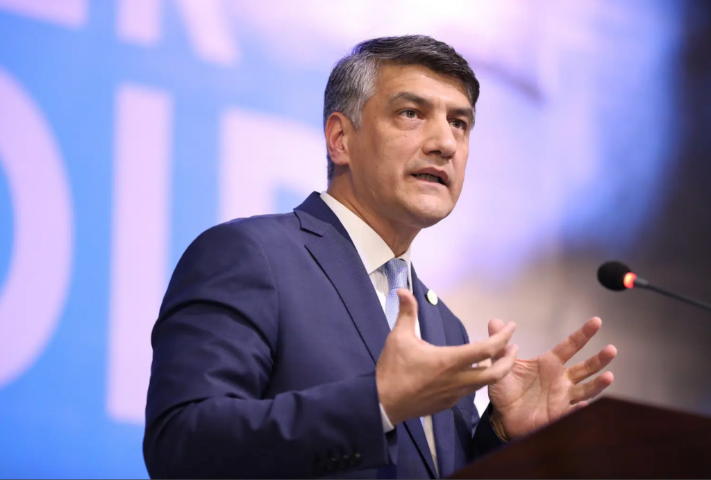 «Kesishga kelganlarni ko‘rib yig‘lashni ham kulishni ham bilmaysan», Alisher Qodirov daraxtlar mavzusida tilga kirdi