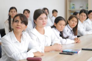 Talaba qizlarga kontrakt pulini davlat zimmasiga oladi