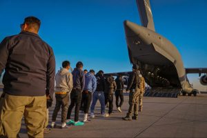 AQSh O’zbekistonning 39 nafar fuqarosini deportatsiya qildi