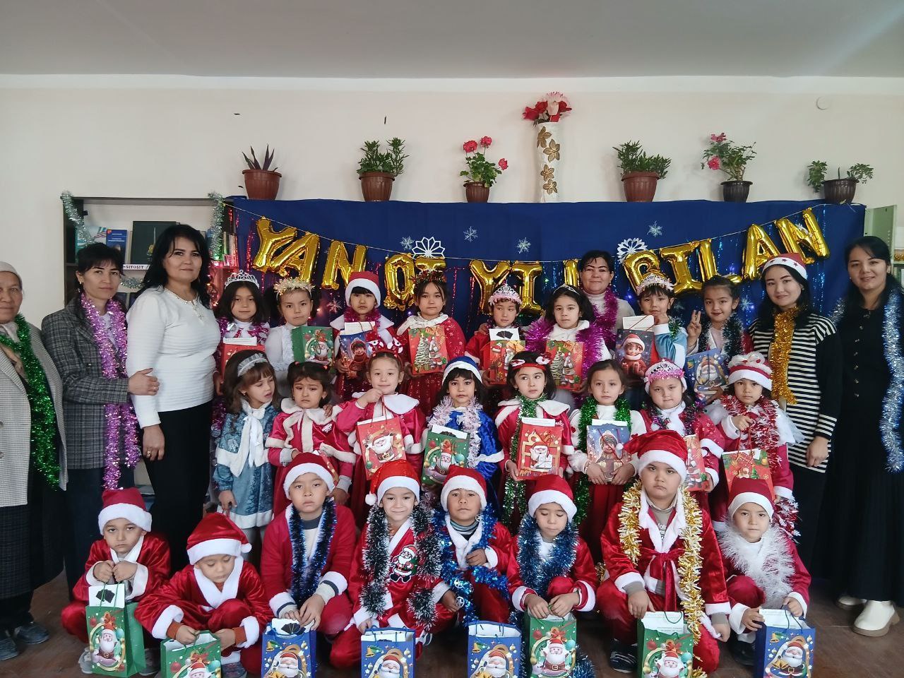 Qishloq kutubxonasida yangi yil baryami o’tkazildi