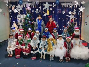 Yangi yil bolajonlar davrasida