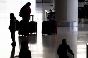 Tramp ma’muriyati 75 davlat, jumladan O’zbekiston fuqarolariga viza berishni to’xtatgani uchun sudga tortildi