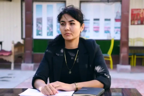 IIB xodimlari tomonidan tahqirlangan maktab direktori lavozimidan ketdi